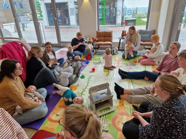 Familienhebammendienst erhält 500 € Förderung